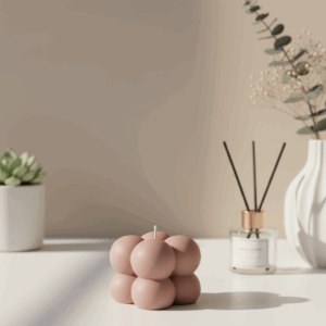 Mini Bougie Bubbles sculpturale Clea Essence - Petite bougie artisanale parfumée en cire végétale - Bougie décorative compacte pour table de nuit, étagère ou coin salon - Bougie disponible en plusieurs couleurs et parfums raffinés - Bougie design moderne apportant douceur et élégance à l’intérieur - Mini bougie créant une ambiance cosy et chaleureuse